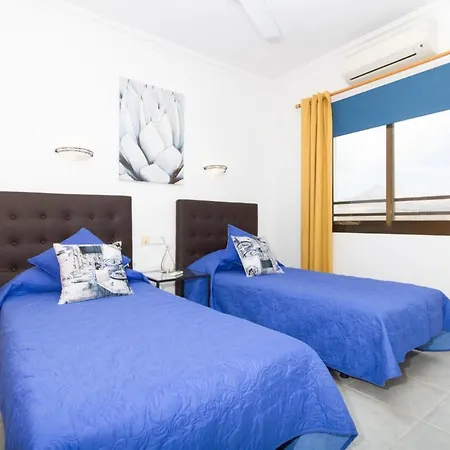 ヴィラ Puerto Del Carmen Sleeps 12 With Pool Air Con And Wifi