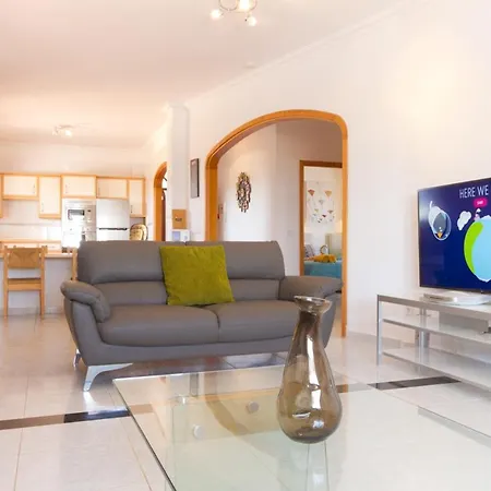 Puerto Del Carmen Sleeps 12 With Pool Air Con And Wifi * Puerto del Carmen (Lanzarote)
