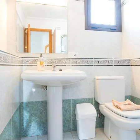 Puerto Del Carmen Sleeps 12 With Pool Air Con And Wifi プエルト・デル・カルメン