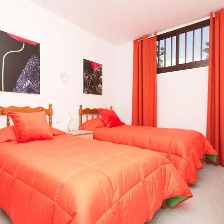 Villa Puerto Del Carmen Sleeps 12 With Pool Air Con And Wifi Puerto del Carmen (Lanzarote)